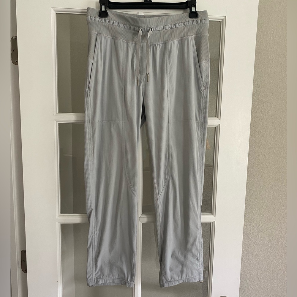 Lululemon Lightweight Capri Jogger Pants - Gray